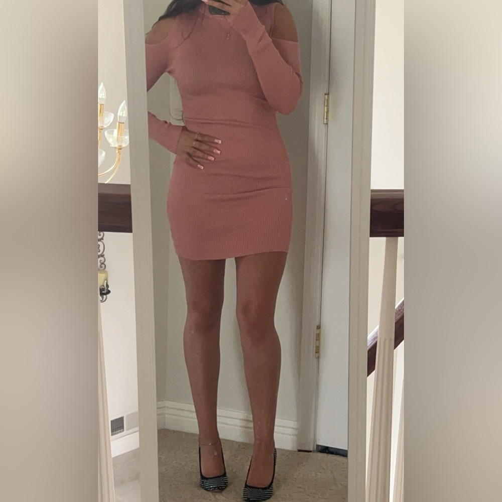 Pink open shoulder long sleeve bodycon dress